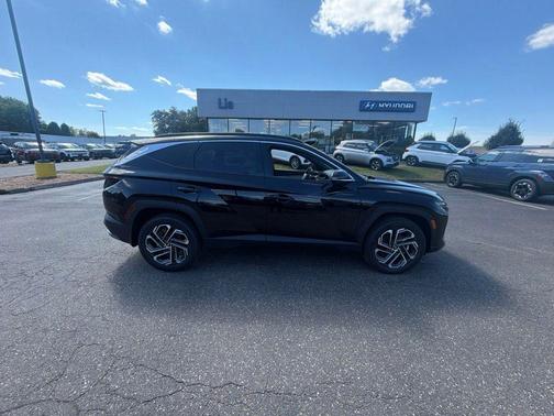 Phantom Black 2026 Hyundai TUCSON Limited