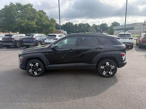 Abyss Black Pearl 2025 Hyundai KONA SEL