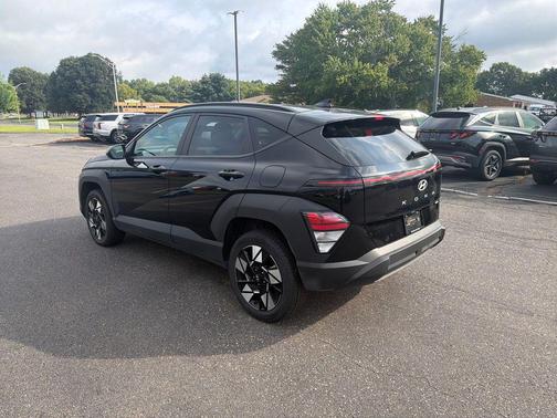Abyss Black Pearl 2025 Hyundai KONA SEL