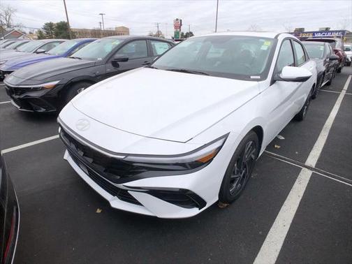 2025 Hyundai ELANTRA Limited