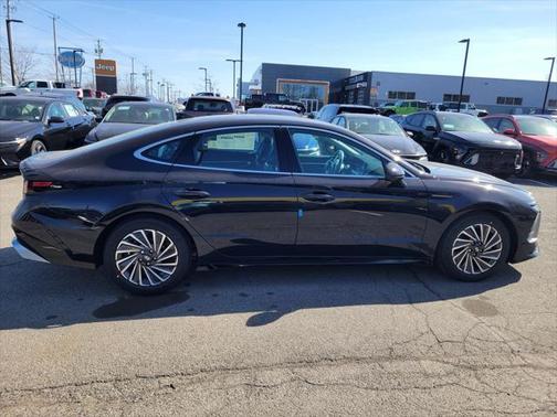 2025 Hyundai SONATA Hybrid Limited