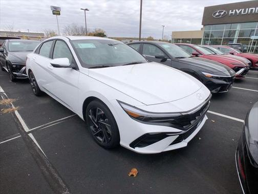 2025 Hyundai ELANTRA Limited