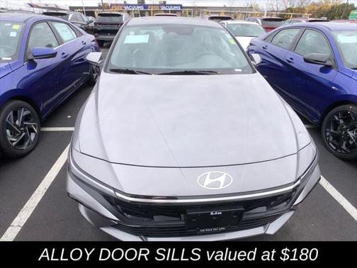 2025 Hyundai ELANTRA SEL