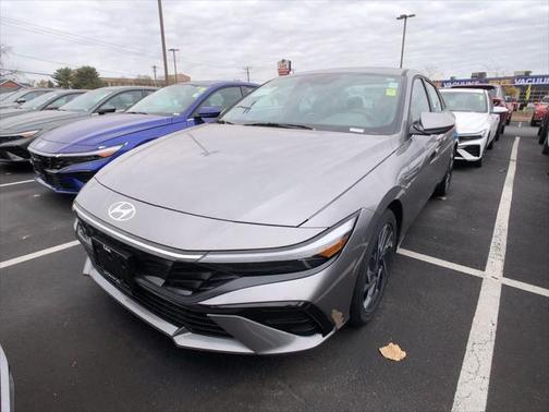 2025 Hyundai ELANTRA SEL