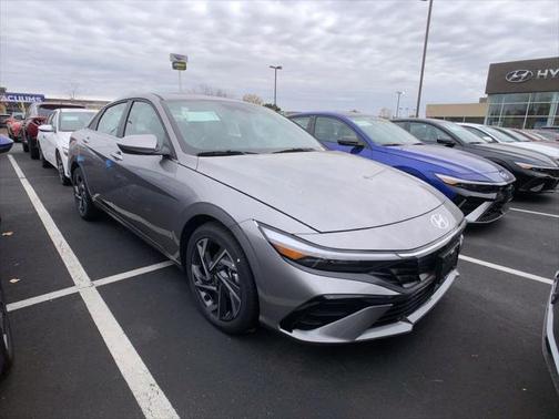 2025 Hyundai ELANTRA SEL