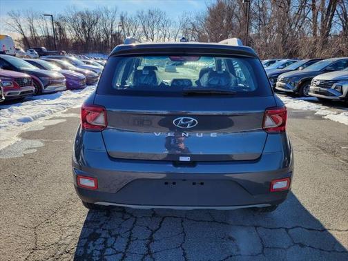 2025 Hyundai VENUE SEL