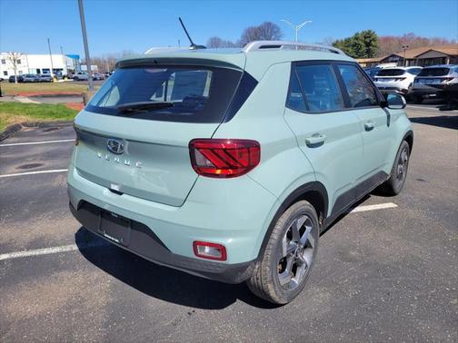 2025 Hyundai VENUE SEL