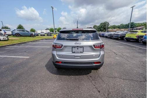 2022 Jeep Compass Latitude Lux