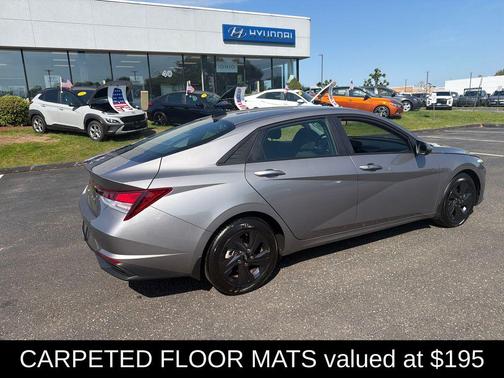 Fluid Metal 2022 Hyundai ELANTRA SEL