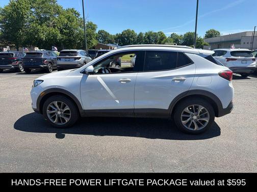White Frost Tricoat 2022 Buick Encore GX Essence