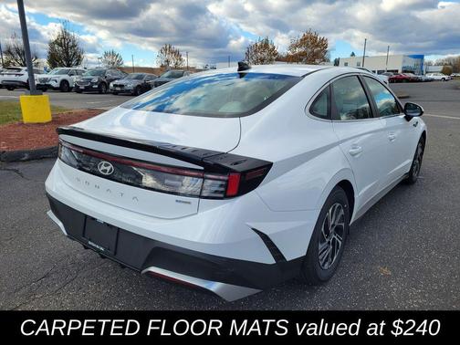 2026 Hyundai SONATA Hybrid Base