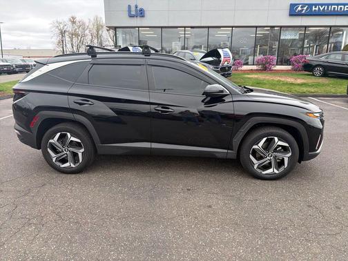 Black Pearl 2024 Hyundai TUCSON SEL