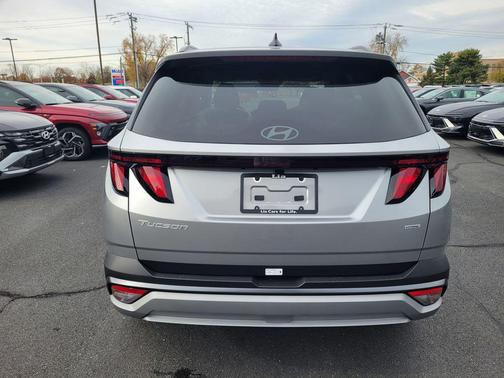 Shimmering Silver 2026 Hyundai TUCSON SEL