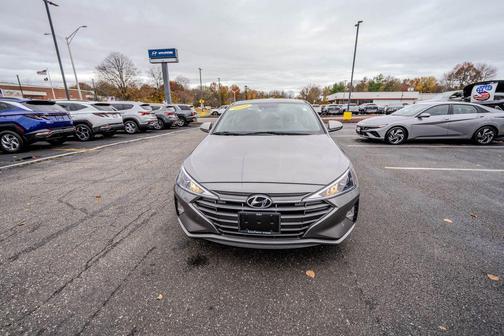 2020 Hyundai ELANTRA SE
