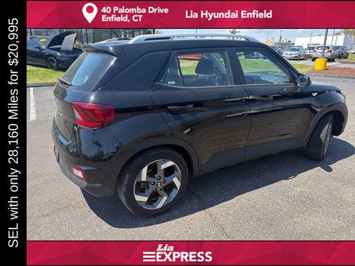 Onyx Black 2025 Hyundai VENUE SEL