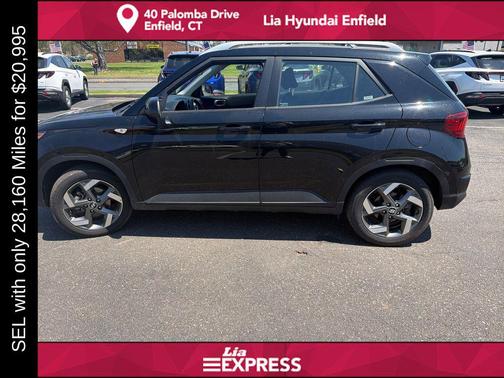 Onyx Black 2025 Hyundai VENUE SEL