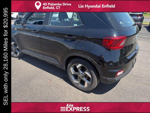 Onyx Black 2025 Hyundai VENUE SEL