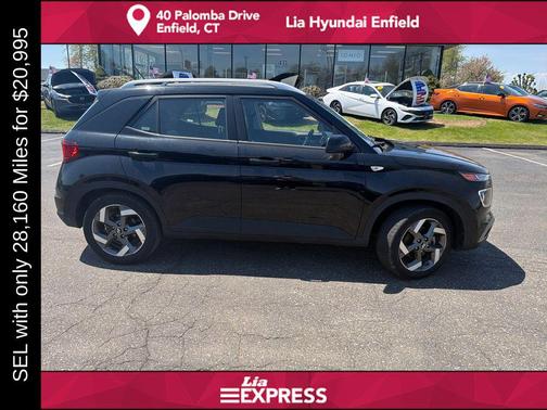 Onyx Black 2025 Hyundai VENUE SEL