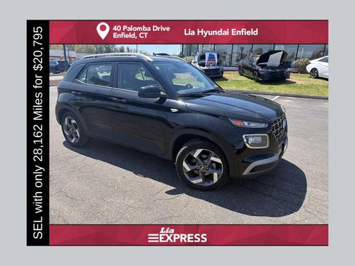 Onyx Black 2025 Hyundai VENUE SEL