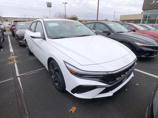 2025 Hyundai ELANTRA Limited
