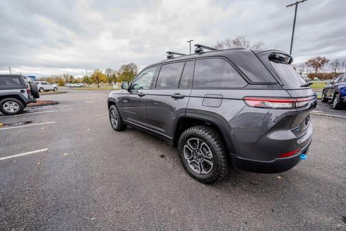 2022 Jeep Grand Cherokee 4xe Trailhawk