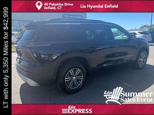 Mosaic Black Metallic 2026 Chevrolet Traverse LT