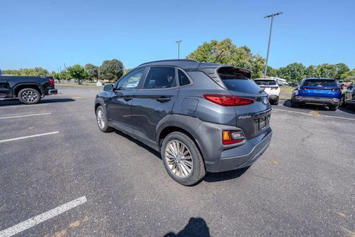 2021 Hyundai KONA SEL