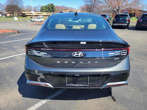 2025 Hyundai SONATA Hybrid Limited