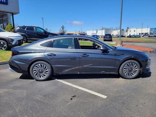 2025 Hyundai SONATA Hybrid Limited