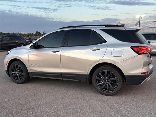 2022 Chevrolet Equinox FWD RS