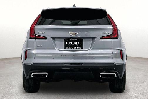 Argent Silver Metallic 2024 Cadillac XT4 Premium Luxury
