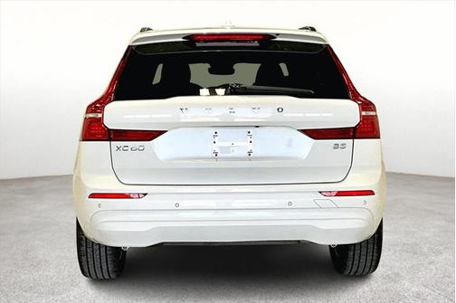 2022 Volvo XC60 B5 Momentum