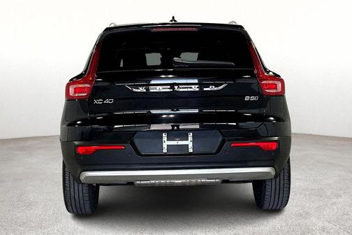 2024 Volvo XC40 B5 Plus Bright Theme