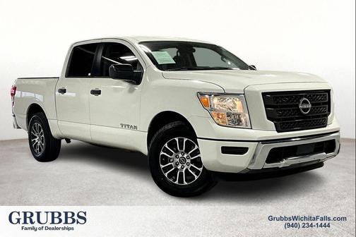 2023 Nissan Titan SV