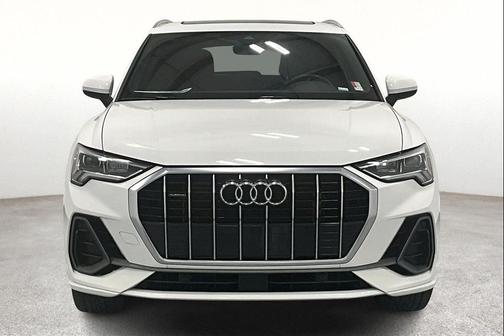 2023 Audi Q3 Premium 45 TFSI S line quattro Tiptronic