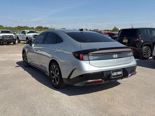 2025 Hyundai SONATA SEL