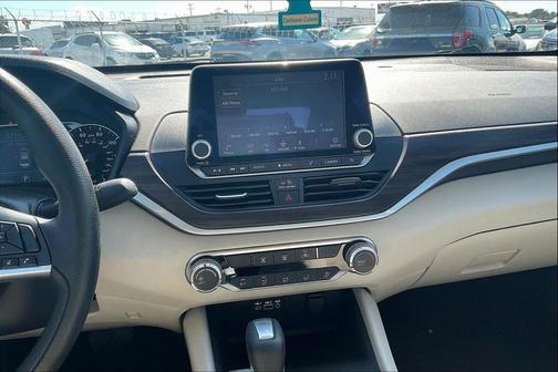 2025 Nissan Altima SV FWD