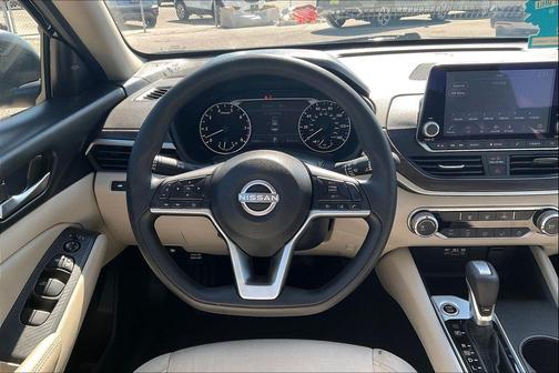 2025 Nissan Altima SV FWD