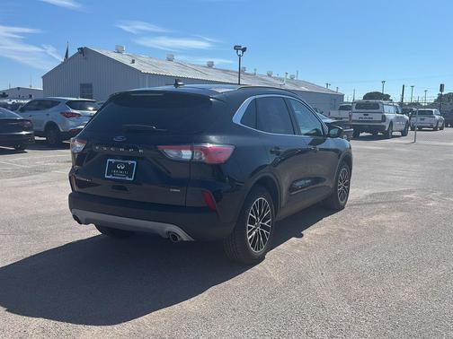 2021 Ford Escape Titanium