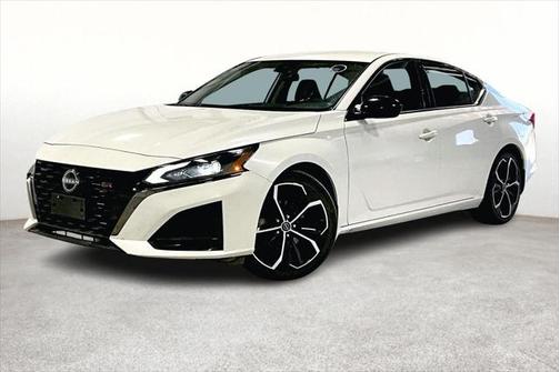 2023 Nissan Altima SR FWD