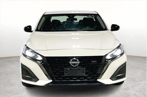 2023 Nissan Altima SR FWD