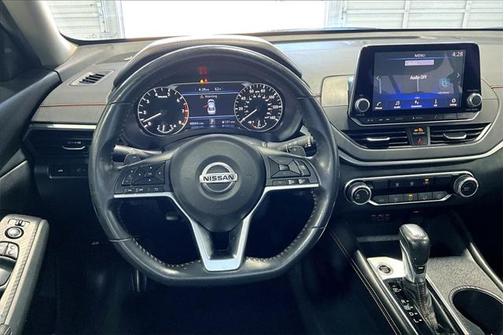 2022 Nissan Altima SR FWD