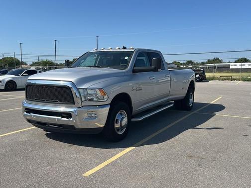 2018 RAM 3500 SLT Crew Cab 4x2 8' Box