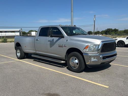 2018 RAM 3500 SLT Crew Cab 4x2 8' Box