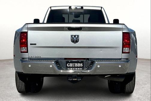 2018 RAM 3500 SLT Crew Cab 4x2 8' Box