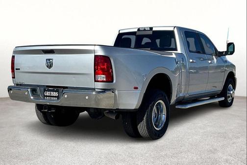 2018 RAM 3500 SLT Crew Cab 4x2 8' Box