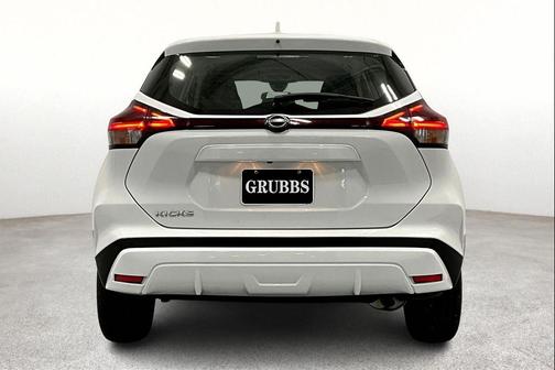 2022 Nissan Kicks S