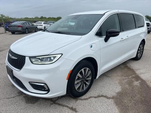 2024 Chrysler Pacifica Hybrid Select