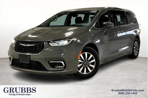 2022 Chrysler Pacifica Hybrid Touring L