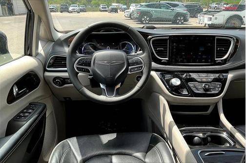 2023 Chrysler Pacifica Hybrid Limited
